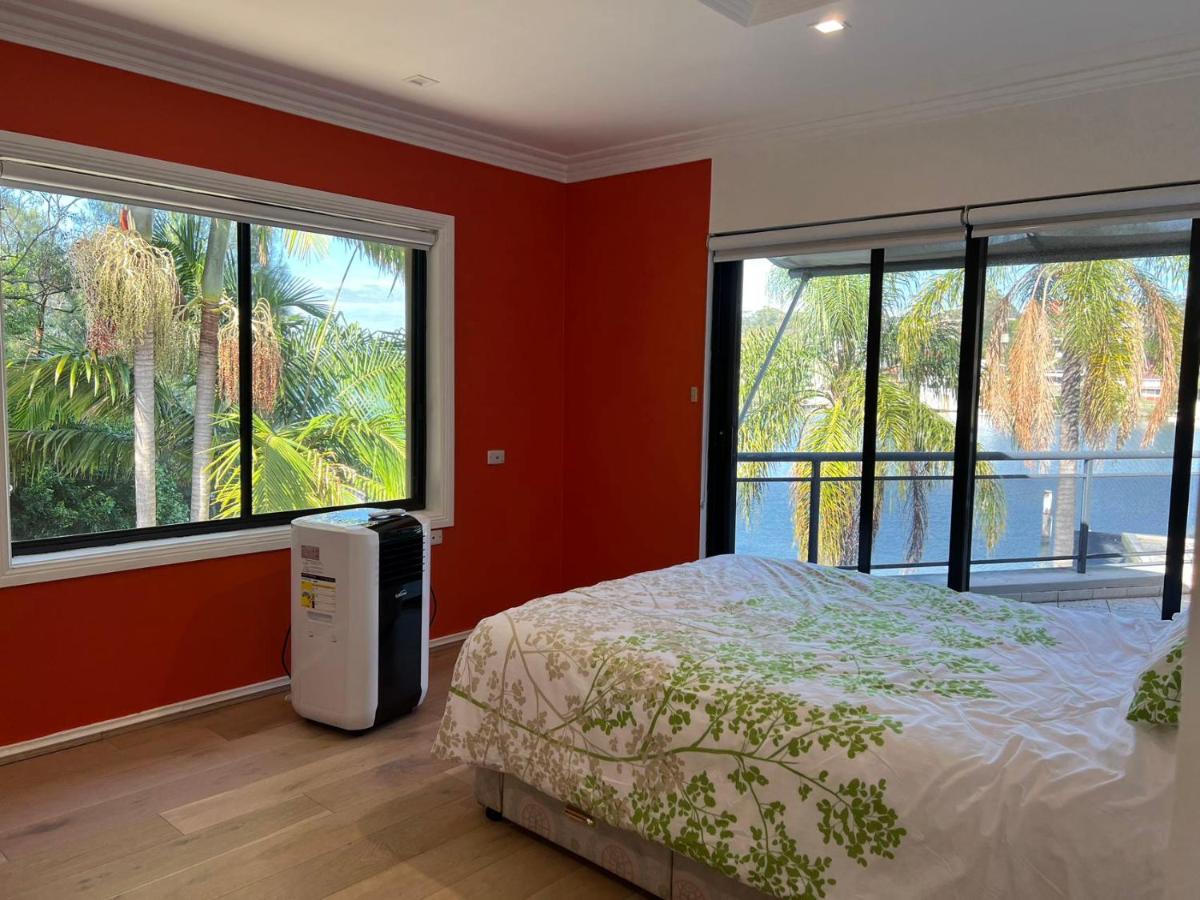 Campsite Water Front House Sydney